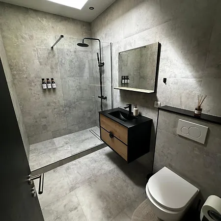 Relaxing 2 Private Close To Center With Wifi Gand